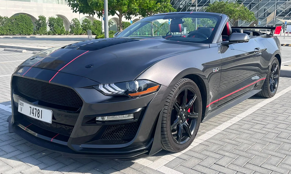Rent-Mustang-Convertible-in-Dubai